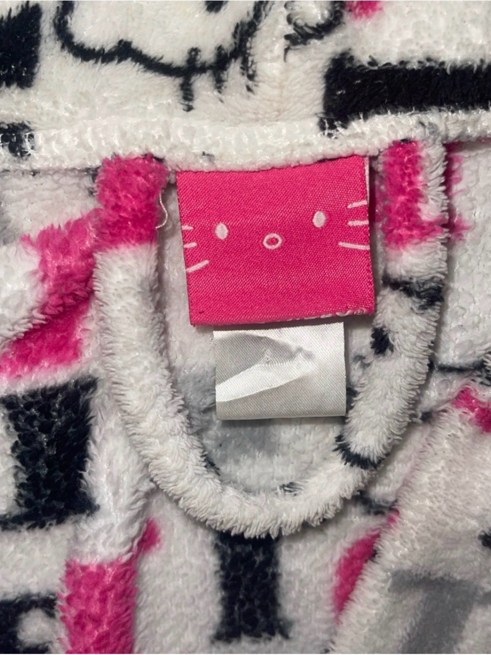 Vintage Hello Kitty Robe - Picture 2 of 4